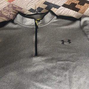 UA Mens 1/4 zip shirt